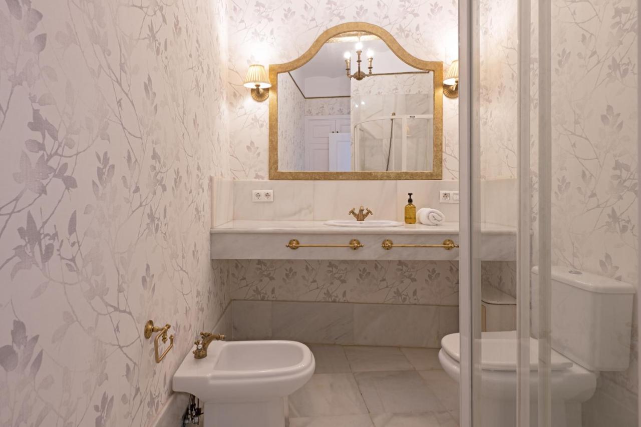 Suites Maestranza - Puerta Del Arenal By Magno Apartments Sevilla Eksteriør billede